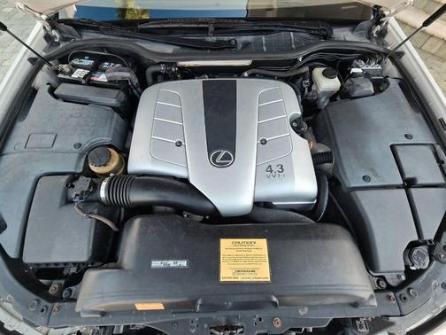2005 Lexus LS 430 Base