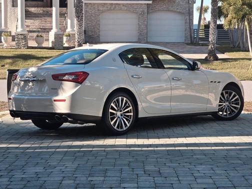 2015 Maserati Ghibli Base