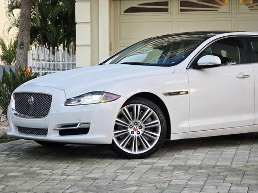 2019 Jaguar XJ Supercharged 4dr Sedan