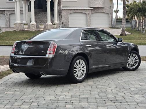 2014 Chrysler 300C John Varvatos Luxury