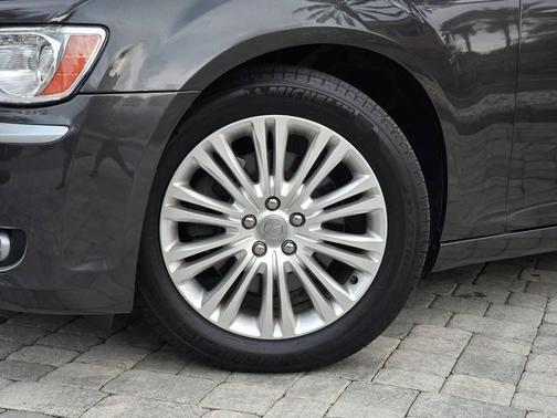 2014 Chrysler 300C John Varvatos Luxury