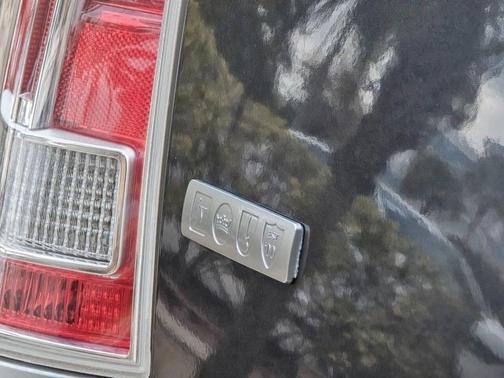 2014 Chrysler 300C John Varvatos Luxury