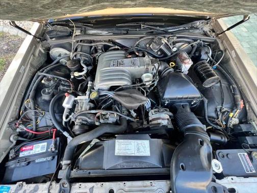 1989 Lincoln Town Car Base 4dr Sedan