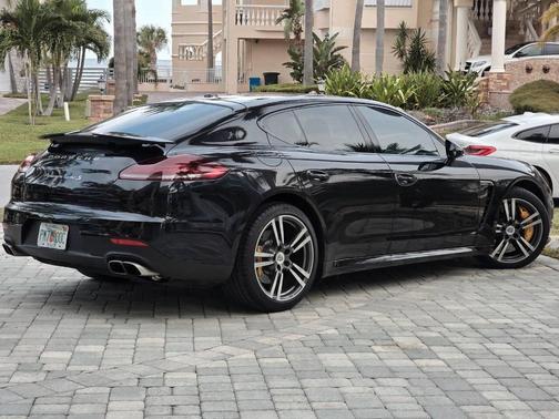 2014 Porsche Panamera Turbo S