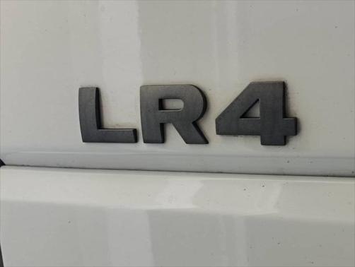 2016 Land Rover LR4 Base