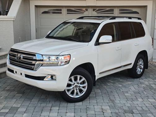 2016 Toyota Land Cruiser Base
