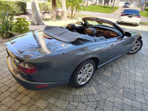 2005 Jaguar XKR Base