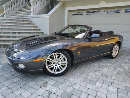 2005 Jaguar XKR Base