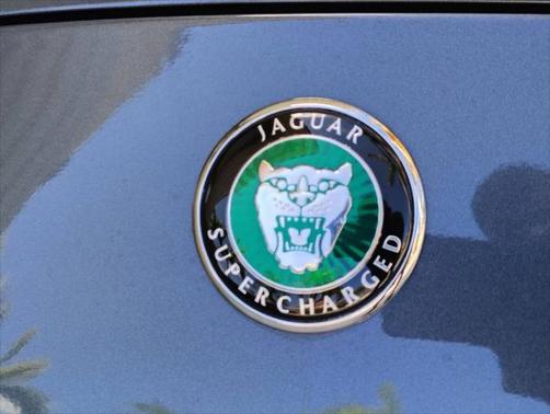 2005 Jaguar XKR Base