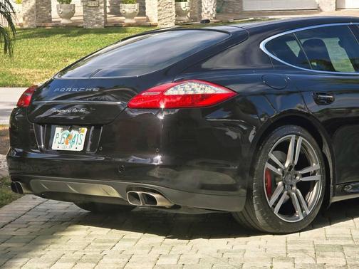 2011 Porsche Panamera Turbo