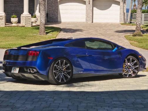 2013 Lamborghini Gallardo LP 550 2 2dr Coupe