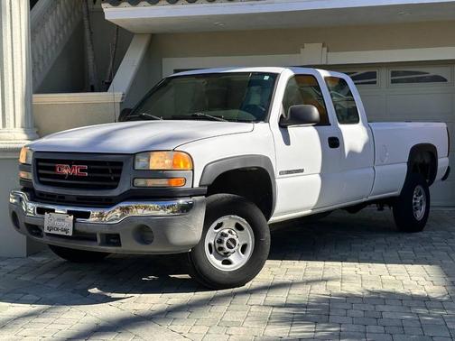 2005 GMC Sierra 2500 Work Truck