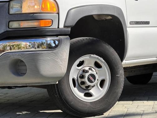 2005 GMC Sierra 2500 Work Truck