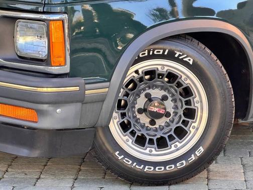 1993 GMC Sonoma SLE 2dr Standard Cab SB