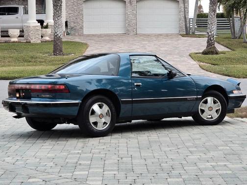 1988 Buick Reatta Base 2dr Coupe