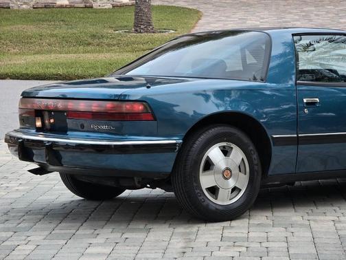 1988 Buick Reatta Base 2dr Coupe