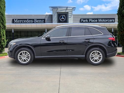 2025 Mercedes-Benz GLC 300