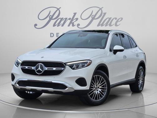 Polar White 2026 Mercedes-Benz GLC 300