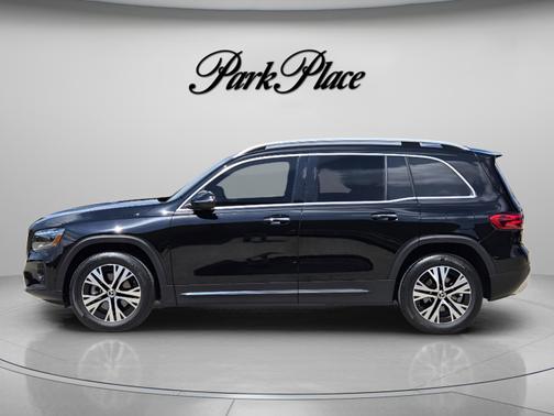 Night Black 2025 Mercedes-Benz GLB 250