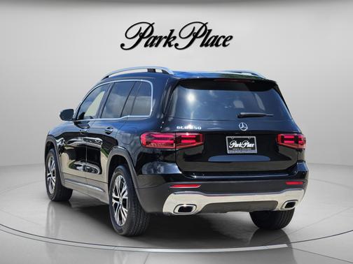 Night Black 2025 Mercedes-Benz GLB 250