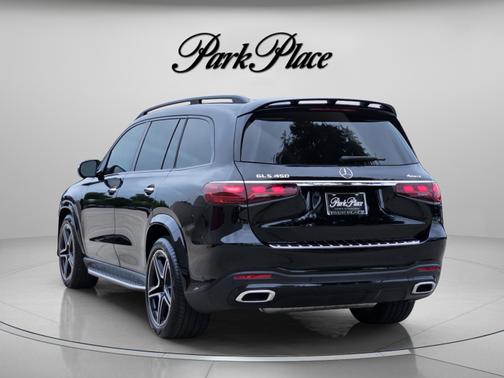 Obsidian Black Metallic 2026 Mercedes-Benz GLS 450 4MATIC