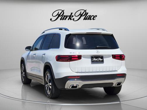 2025 Mercedes-Benz GLB 250 