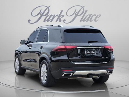 Obsidian Black Metallic 2026 Mercedes-Benz GLE 350 4MATIC