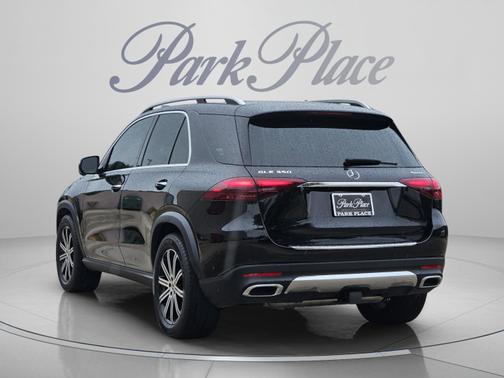 Obsidian Black Metallic 2026 Mercedes-Benz GLE 350 4MATIC