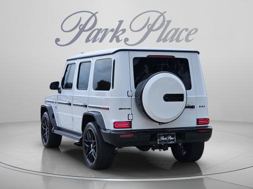 MANUFAKTUR Moonlight White Metallic 2026 Mercedes-Benz AMG G 63 Base