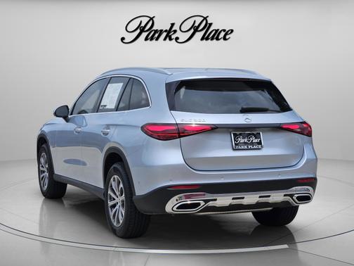 Cirrus Silver Metallic 2026 Mercedes-Benz GLC 300