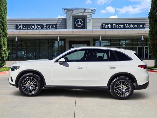 2026 Mercedes-Benz GLC 300 