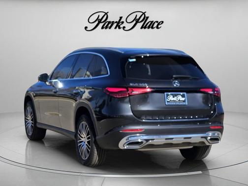 Graphite Grey Metallic 2026 Mercedes-Benz GLC 300 Base