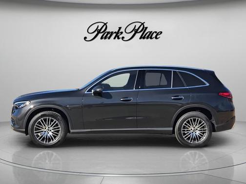 Graphite Grey Metallic 2026 Mercedes-Benz GLC 300 Base