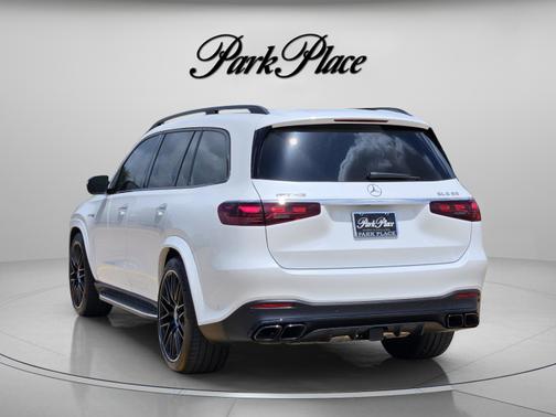MANUFAKTUR Moonlight White Metallic 2025 Mercedes-Benz AMG GLS 63