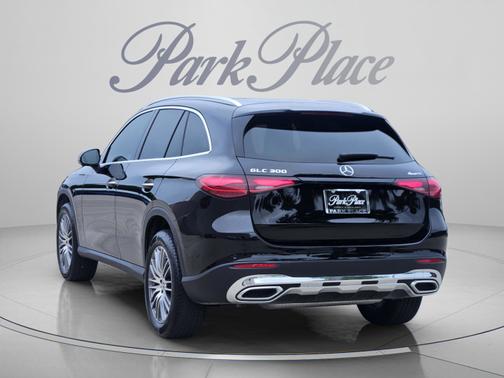 Black 2026 Mercedes-Benz GLC 300 4MATIC