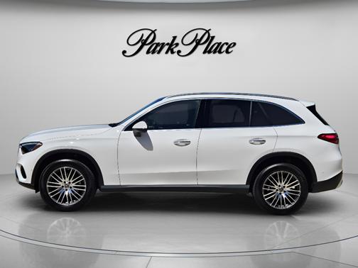 Polar White 2026 Mercedes-Benz GLC 300