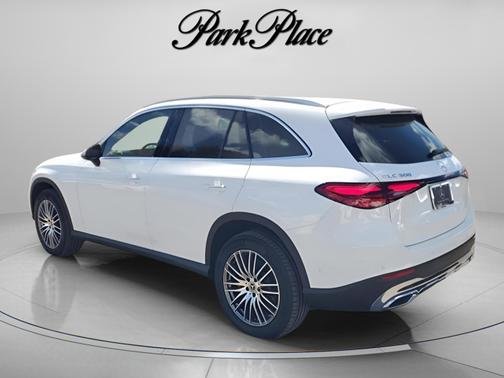 2025 Mercedes-Benz GLC 300 4MATIC