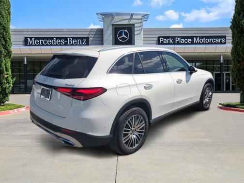 2025 Mercedes-Benz GLC 300 