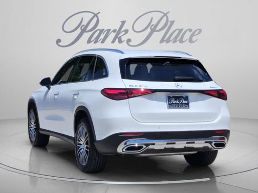 Polar White 2025 Mercedes-Benz GLC 300 4MATIC