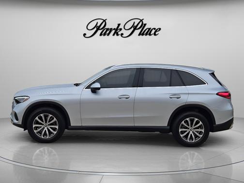 Cirrus Silver Metallic 2026 Mercedes-Benz GLC 300