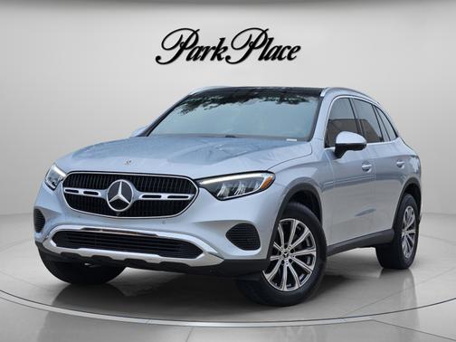 Cirrus Silver Metallic 2026 Mercedes-Benz GLC 300