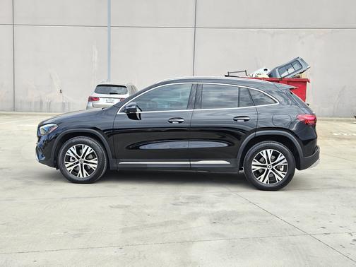 2025 Mercedes-Benz GLA 250 