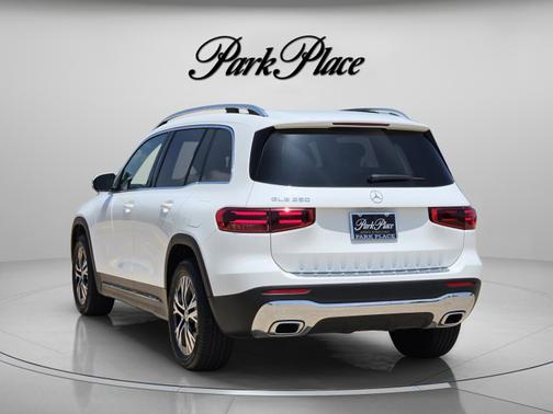 Polar White 2026 Mercedes-Benz GLB 250 Base
