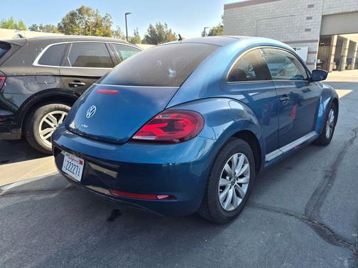 Silk Blue Metallic 2017 Volkswagen Beetle 1.8T
