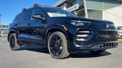 2026 Volkswagen Tiguan 2.0T SE R-Line Black