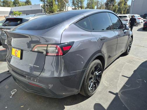 2024 Tesla Model Y Long Range Dual Motor All-Wheel Drive