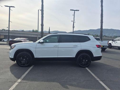2022 Volkswagen Atlas 2.0T SE w/Technology 4MOTION