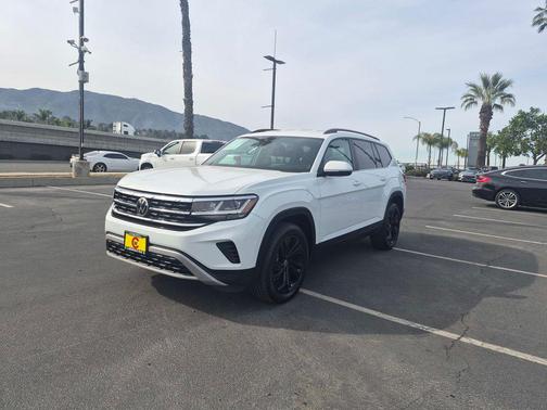 2022 Volkswagen Atlas 2.0T SE w/Technology 4MOTION