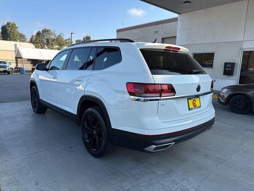 2022 Volkswagen Atlas 2.0T SE w/Technology 4MOTION