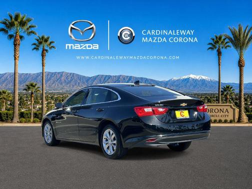 Mosaic Black Metallic 2024 Chevrolet Malibu FWD 1LT